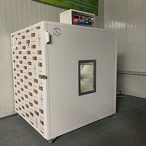 Incubator semiprofesional automatizat IP-3 (3.700 lei) (ouă: 528 găină, 1.326 prepeliţă, 378 raţă/curcă, 192 gâscă) [2]