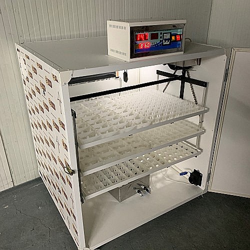 Incubator semiprofesional automatizat IP-3 (3.700 lei) (ouă: 528 găină, 1.326 prepeliţă, 378 raţă/curcă, 192 gâscă) [4]