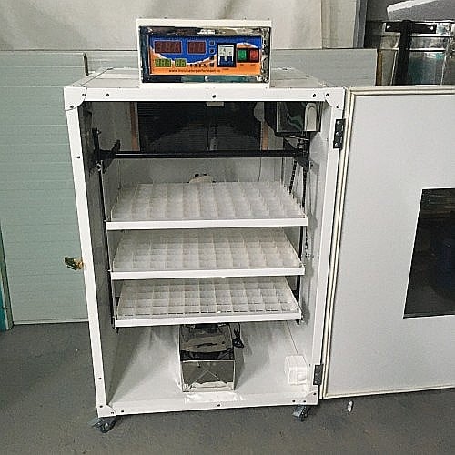 Incubator semiprofesional automatizat IP-3S (3.200 lei) (ouă: 264 găină, 663 prepeliţă, 189 raţă/curcă, 96 gâscă) Transportul nu este inclus! [5]