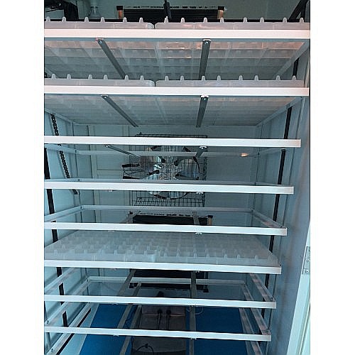 Incubator semiprofesional automatizat IP-7 (5.900 lei) (ouă: 1.232 găină, 3.094 prepeliţă, 882 raţă/curcă, 448 gâscă) Transportul nu este inclus! [3]
