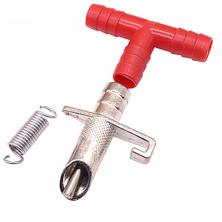 Adăpătoare automată metalică tip niplu (suzetă) şi prindere cu arc, pentru iepuri [1]