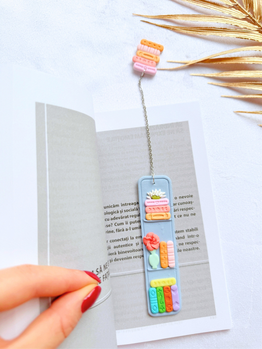 Semn de carte cu mini bibliotecă şi culori vii [4]