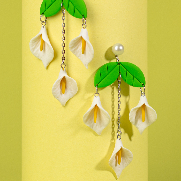 Cercei Calla Mystique albi cu design floral [2]