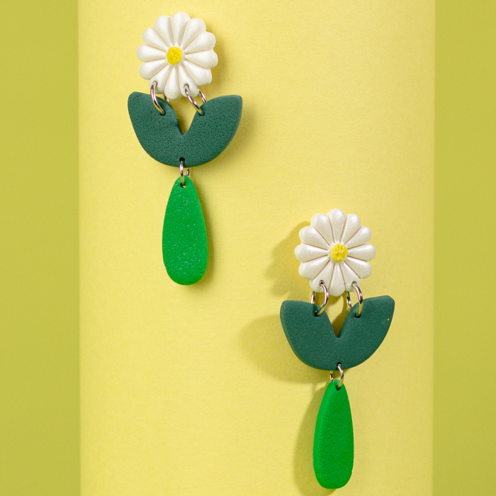 Cercei Dancing Daisy albi cu design floral [2]