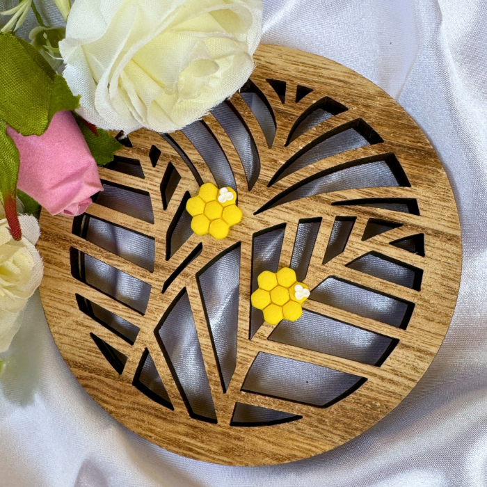 Cercei FlowerWax galbeni cu eleganță subtilă [2]