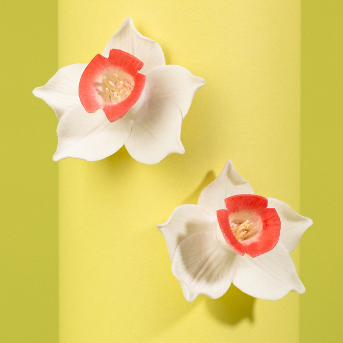 Cercei Narcisa albi cu design elegant [2]