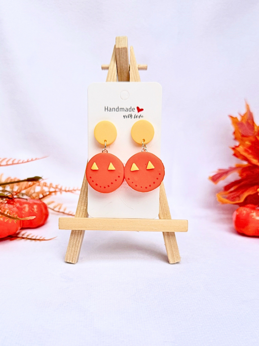 Cercei - Pumpkin Macaron