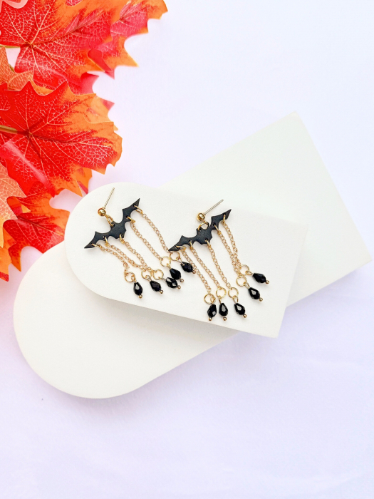 Cercei Shadow Swoop cu decor auriu și negru [3]