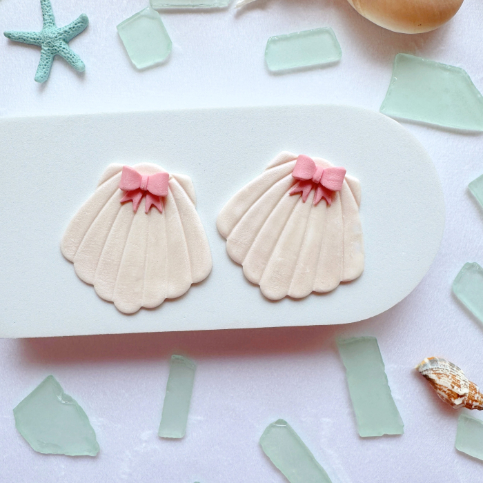 Cercei cu scoici albe și fundiță roz [2]