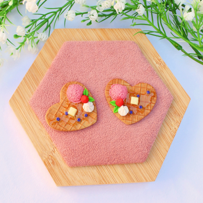Cercei Sweet Waffle cu detalii maro [3]