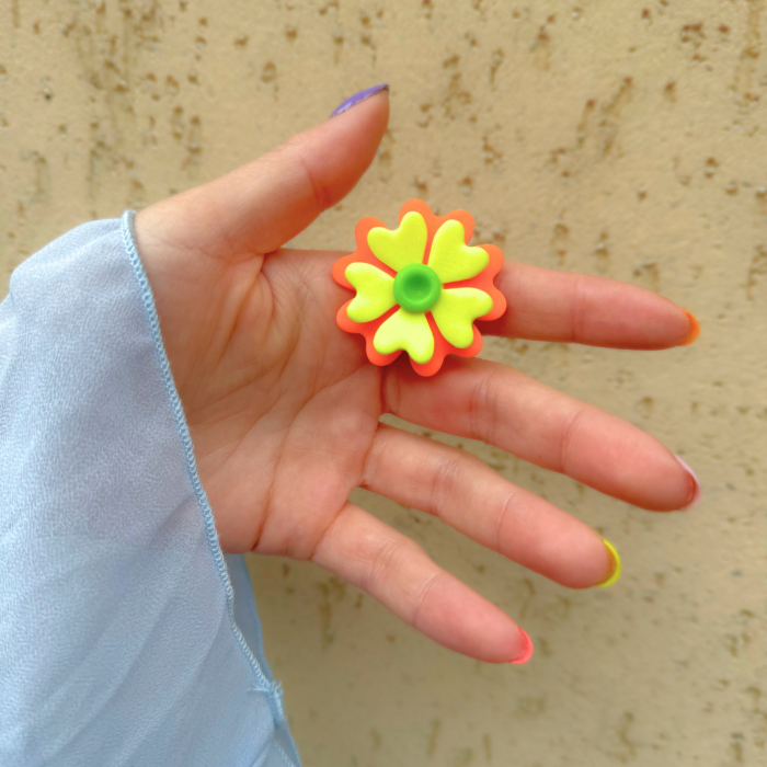 Inel multicolor Electric Flower cu efect fosforescent [6]