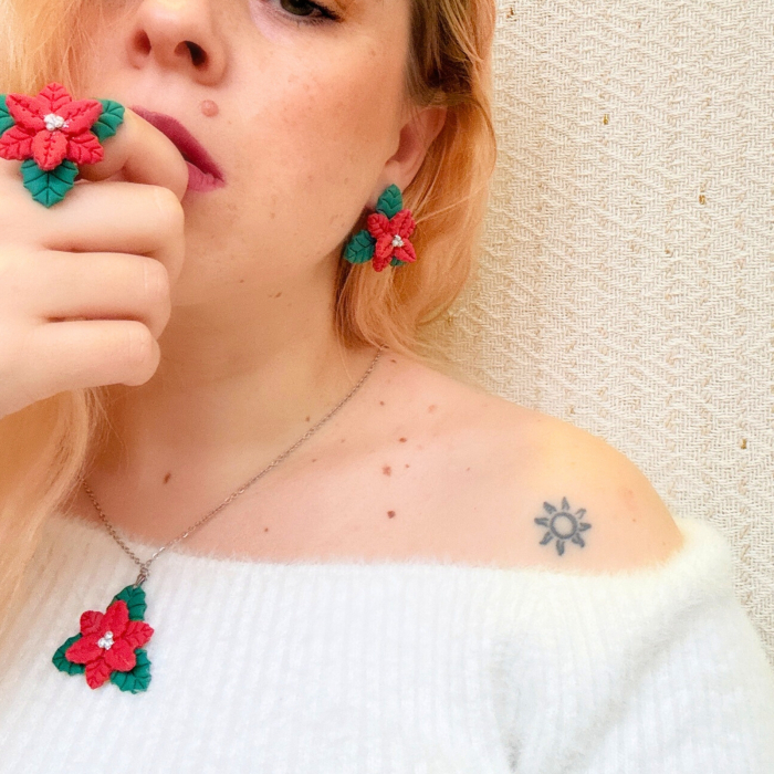 Lănțișor festiv cu crăciuniță și accente argintii [8]