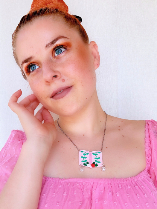 Lantisor romantic cu trandafiri si model floral [4]