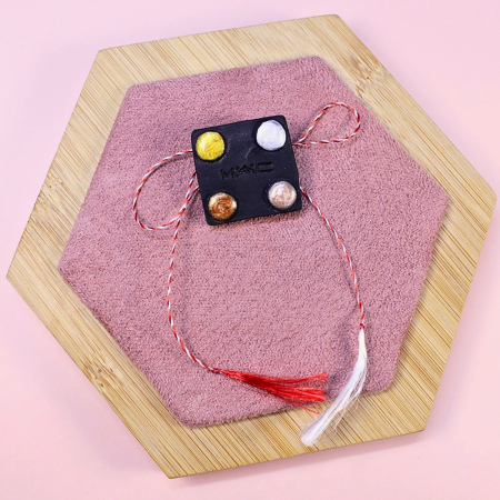 BROSE - Brosă eleganta în formă de paletă farduri