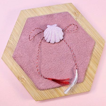 BROSE - Broșă albă în formă de scoică