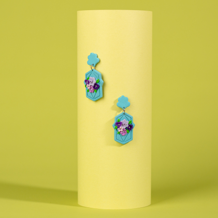 Primavara - Cercei Bizel albastru cu flori delicate