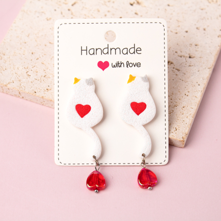 Cercei Medii - Cercei Love Kitty albi cu design romantic