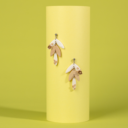 Primavara - Cercei crem Sakka eleganți și versatili