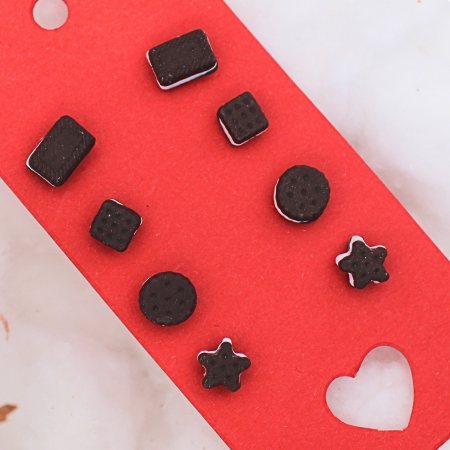 Cercei Studs - Cercei Biscuiti Negru cu detalii autentice