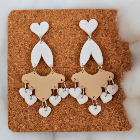 White Sensation - Cercei Valentine Hearts crem cu design artistic
