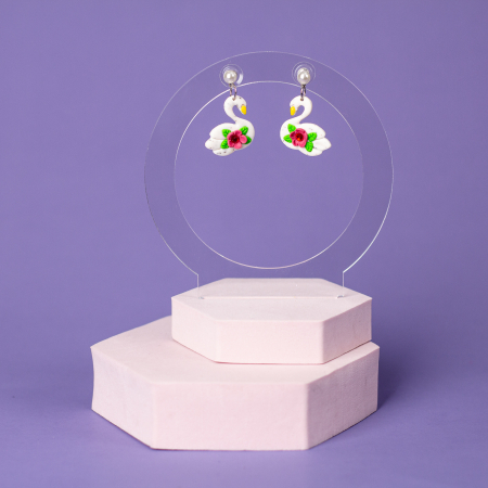 Cercei Medii - Cercei alb cu lebedă și floare elegantă