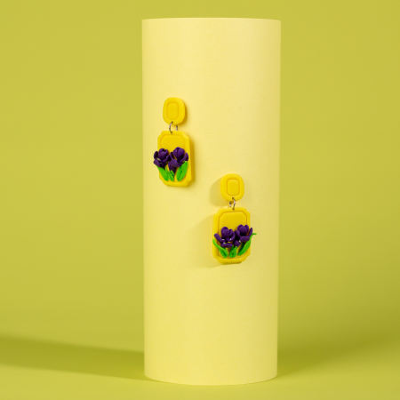 Primavara - Cercei Yellow Iris galbeni cu flori mov