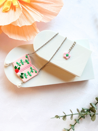 LANTISOARE - Lantisor romantic cu trandafiri si model floral
