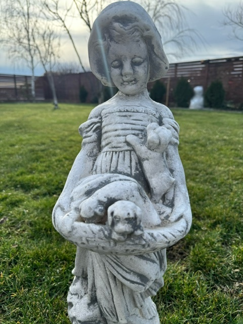 Fetita Cu Catetii [2]