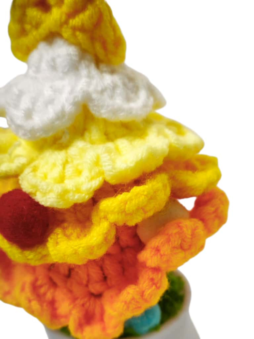 Brad decorativ crosetat [3]