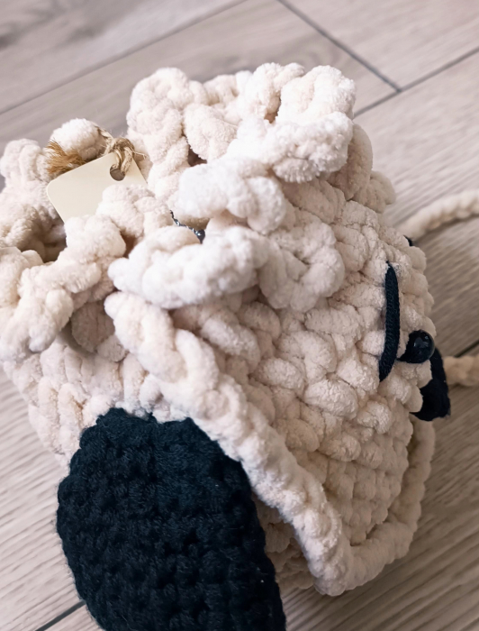 Gentuta crosetata "Catel pufos" [3]