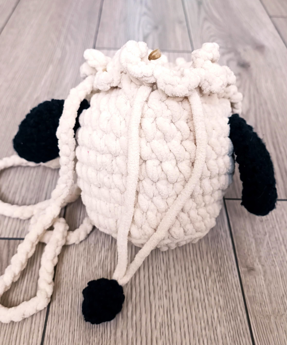 Gentuta crosetata "Catel pufos" [2]