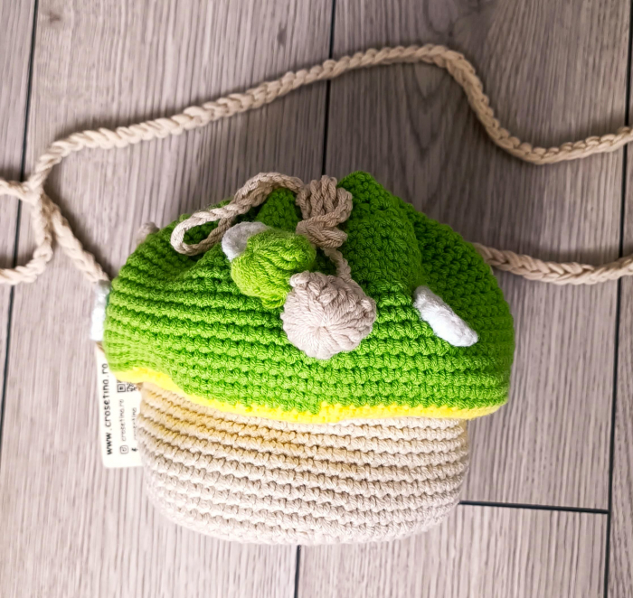 Gentuta crosetata "Ciuperca verde" [3]