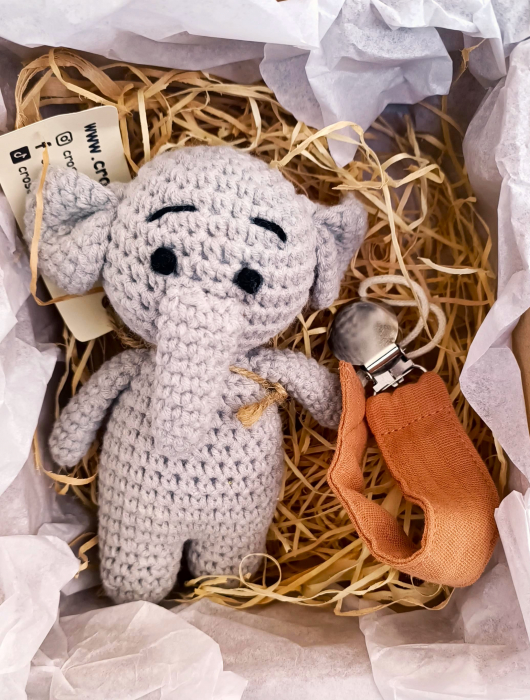 Set cadou bebelusi - jucarie crosetata Elefant -  lant suzeta cu clema [1]