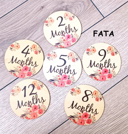 Set cadou - Babetica roz - suport silicon suzeta - carduri din lemn aniversare lunara [5]