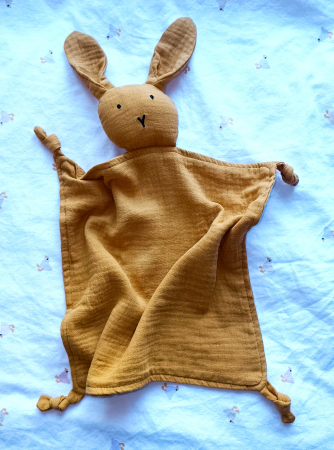 Set cadou - Jucarie dentitie crosetata Elefant - muselina mustar - suport silicon suzeta [1]