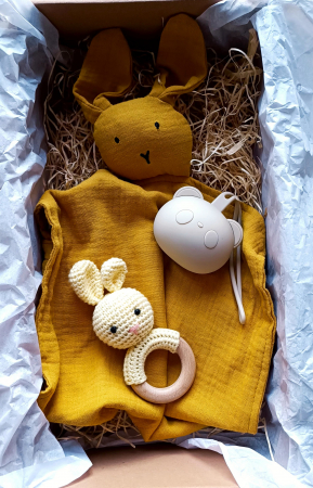 Seturi cadou - Set cadou - Jucarie dentitie crosetata Elefant - muselina mustar - suport silicon suzeta