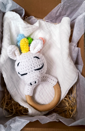 Seturi cadou - Set cadou - Jucarie dentitie unicorn crosetat - babetica alba