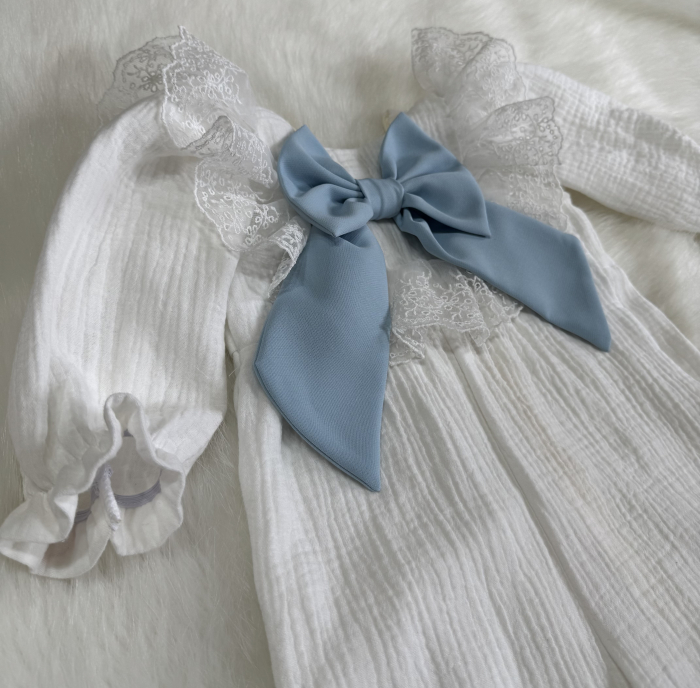 Salopetă din Muselină Irinel, cu Fundă Bleu și Dantelă [2]