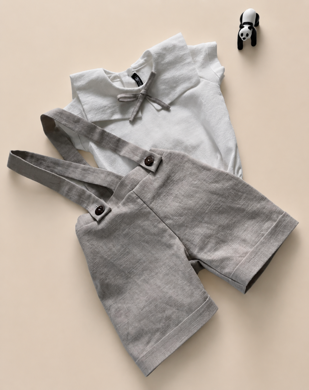 Costumaș Elegant din In pentru Băieței Bej – Vestă, Cămașă și Pantaloni Scurți [6]