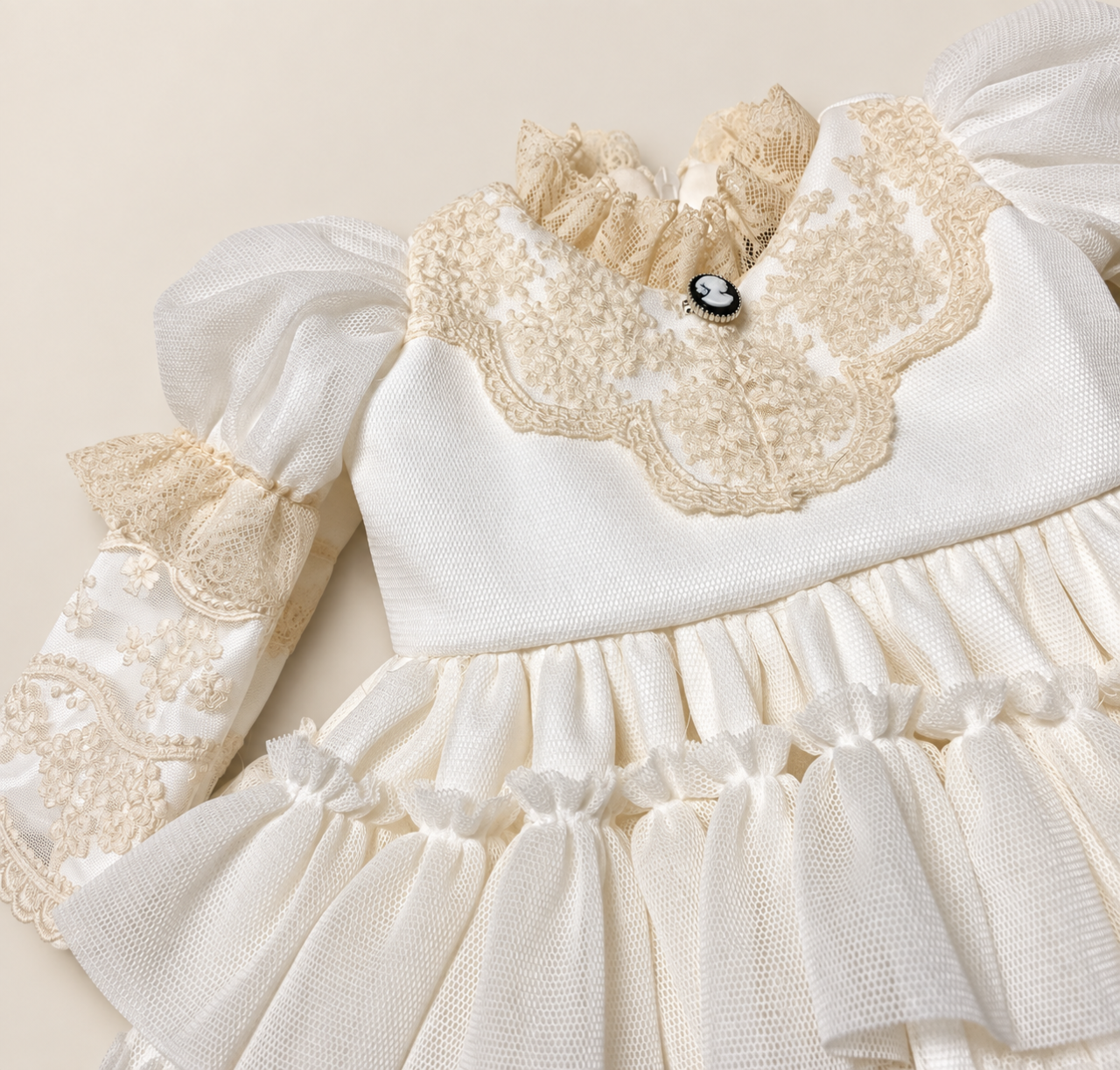 Rochita still romantic-victorian Grace [2]