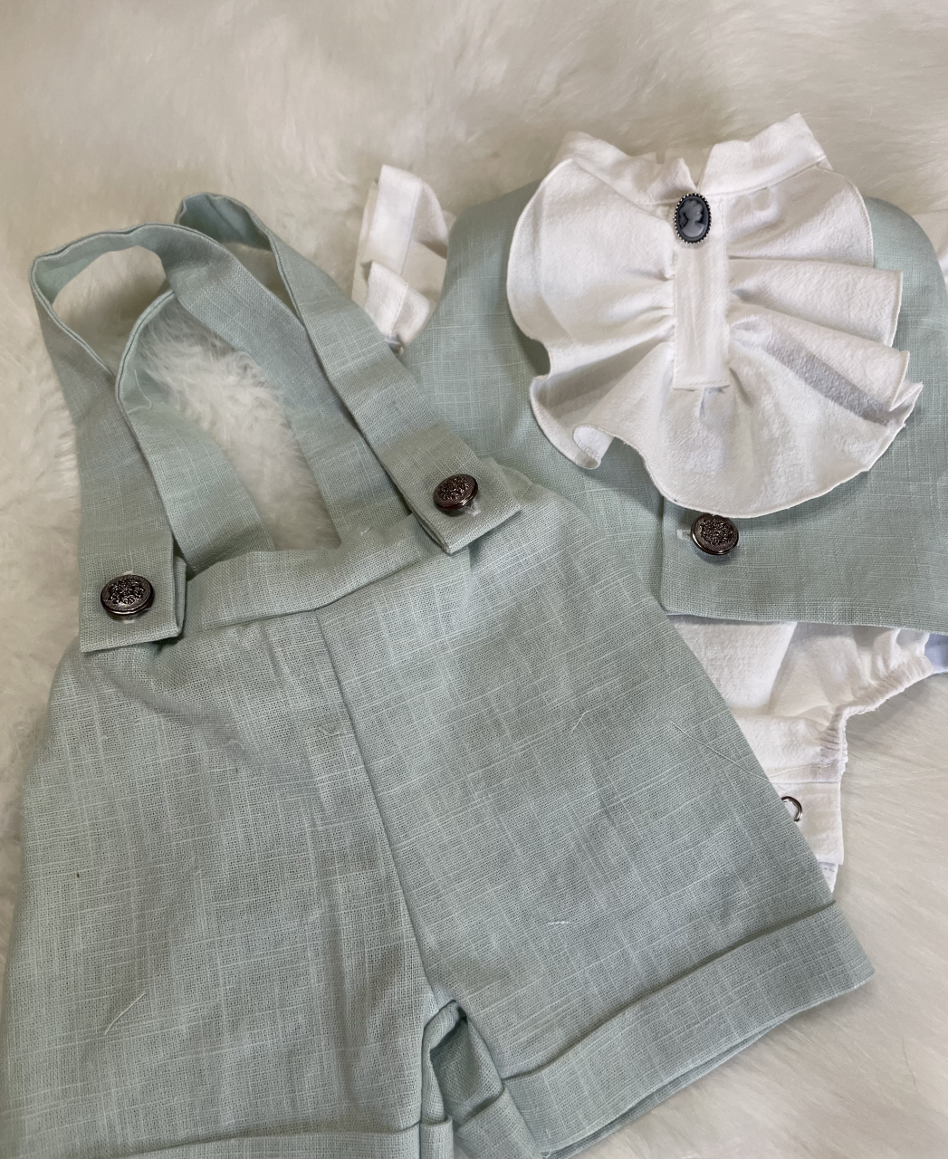 Costum de botez pentru băieți, din in verde menta și bumbac prespălat, cu jabou [7]