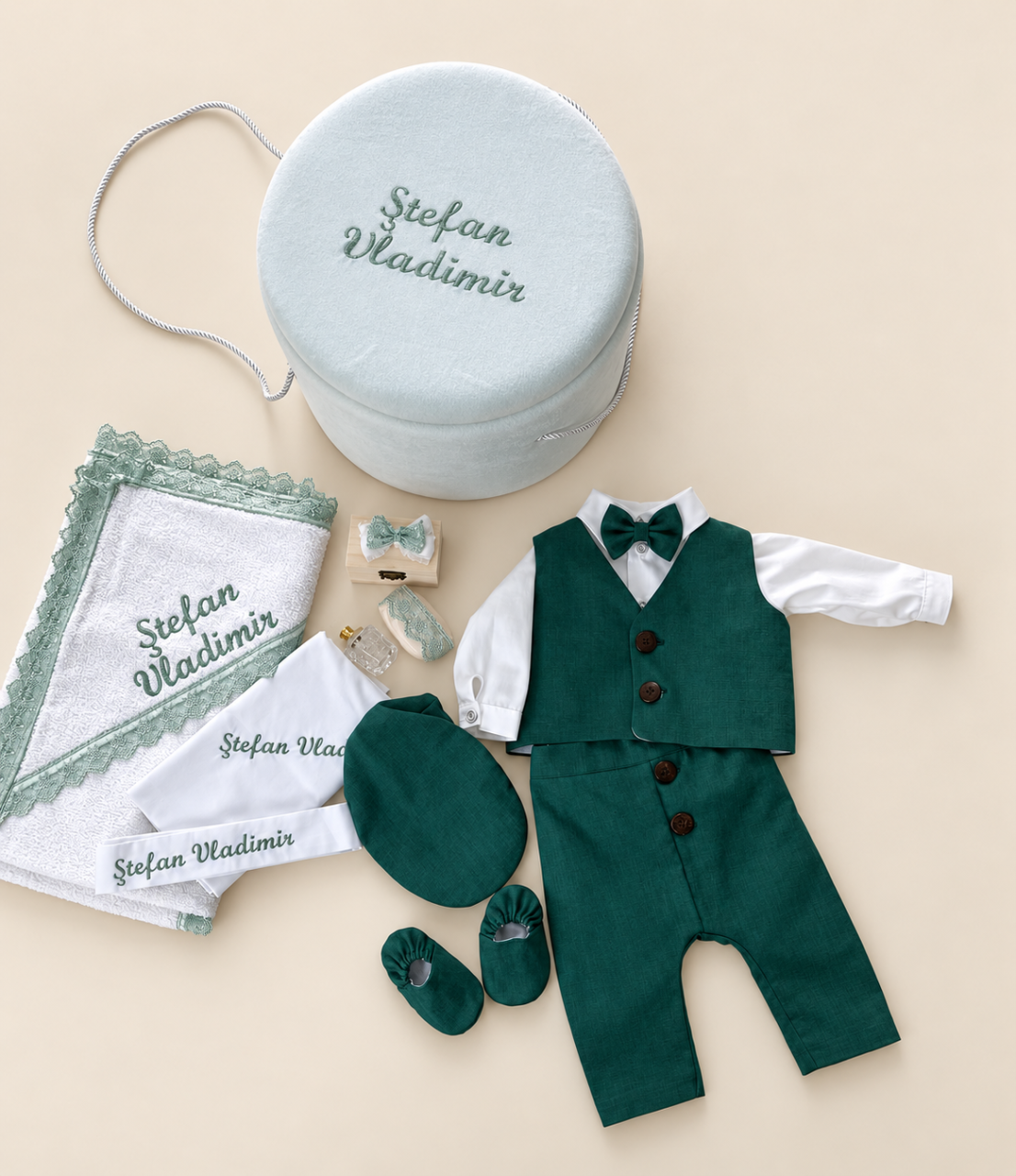 Set complet trusou botez personalizat muselină și costumaș in Nicolas, bej, cufăr catifea⁠ [4]