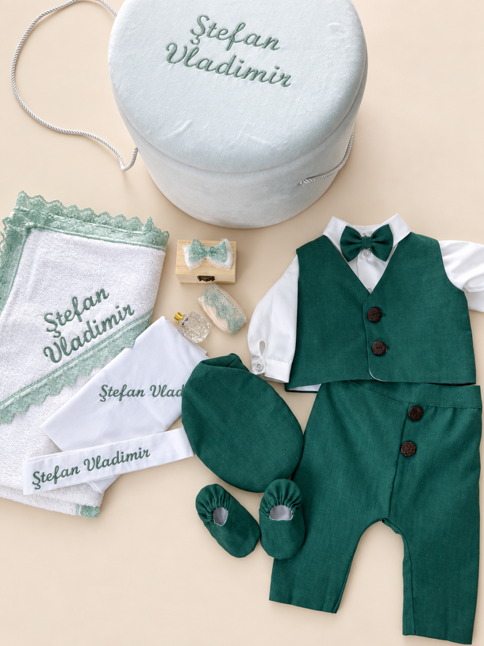 Set complet trusou botez personalizat muselină și costumaș in Nicolas, bej, cufăr catifea⁠ [5]