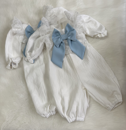 Salopetă din Muselină Irinel, cu Fundă Bleu și Dantelă [2]