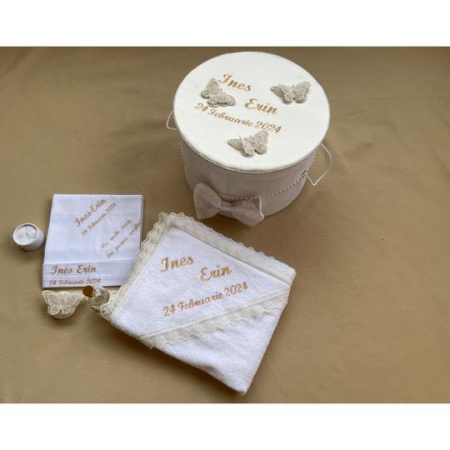 Set trusou botez personalizat cu fluturasi Trusouri botez - Set trusou botez personalizat cu fluturasi
