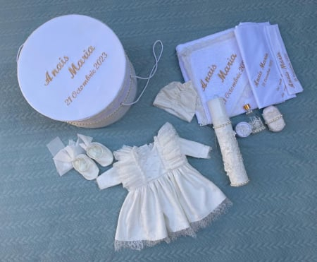 Set trusou personalizat Charlotte Trusouri botez - Set trusou personalizat Charlotte