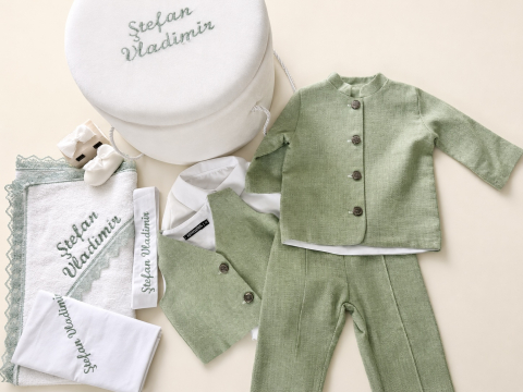 Set Trusou Botez Personalizat Vladimir, Costumaș 4 Piese din In, Trusou Bumbac și Cufăr Buretat [0]