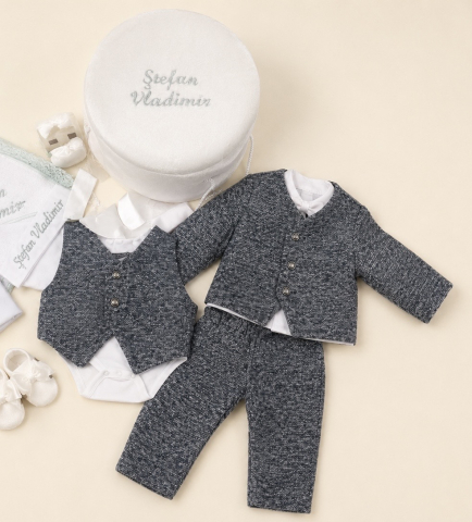 Set Trusou Botez Personalizat Arthur, Costumaș 4 Piese din Stofa, Trusou Bumbac și Cufăr Buretat [0]