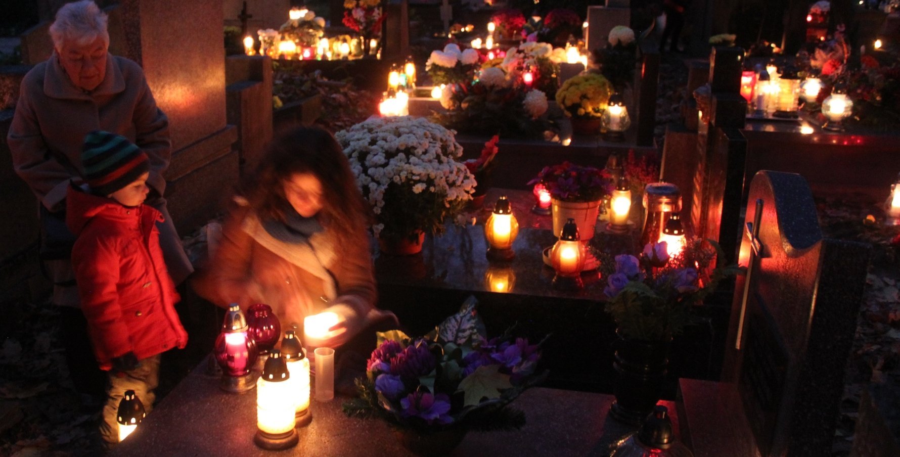 Luminația sau Ziua Morților -  când se sărbătorește și ce tradiții există în această zi