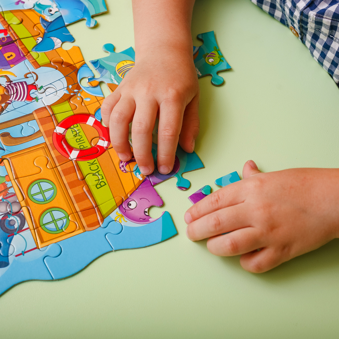 Puzzle copii 2 în 1 cu pirați, 49 piese din carton + mini joc | Roter Käfer | 3+ ani [6]